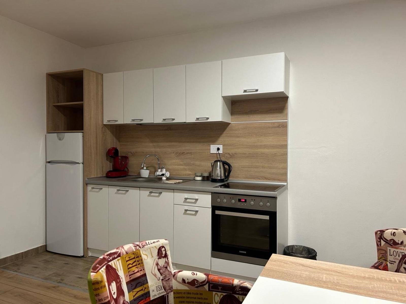 Milos - Centar Grada Free Parking Apartment